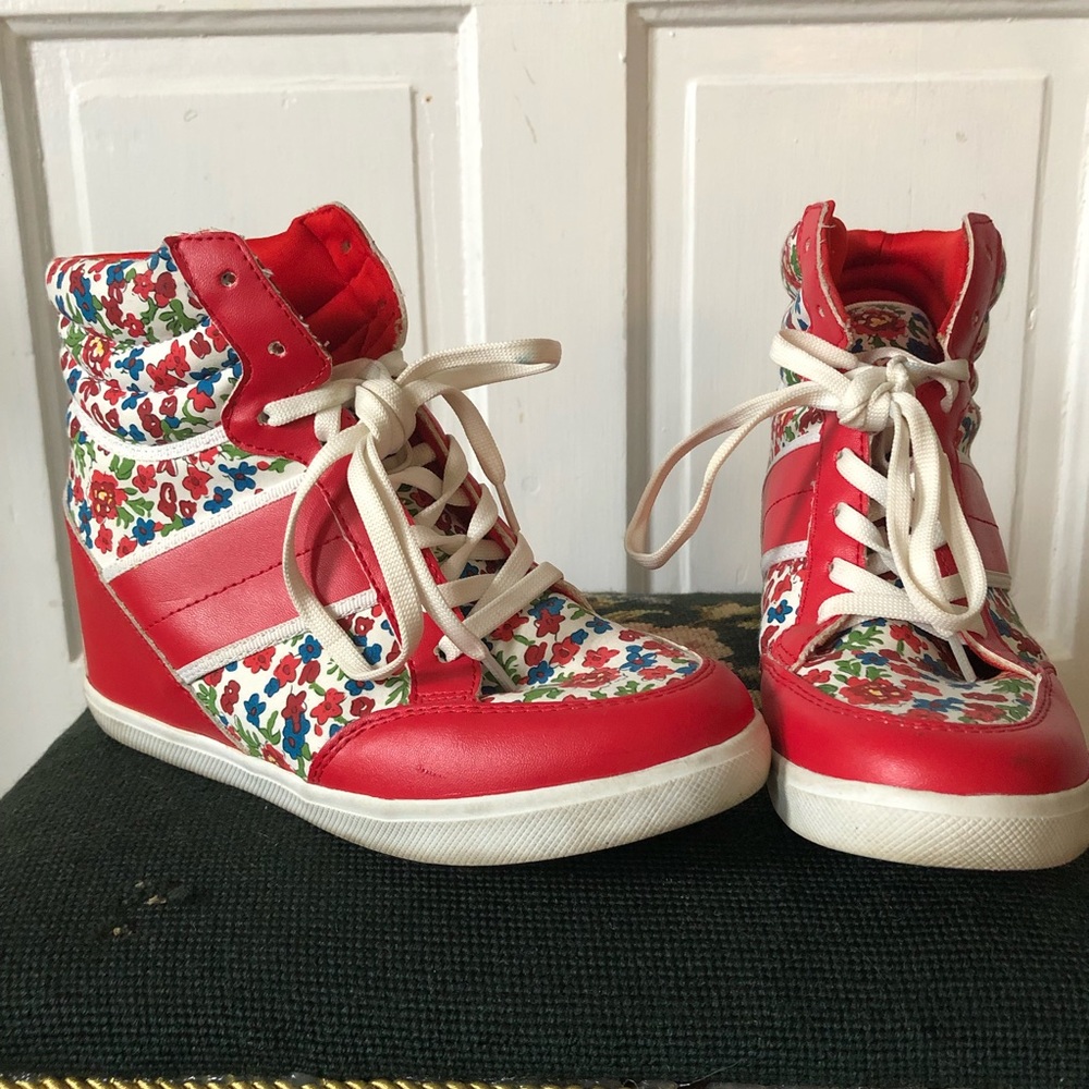 Mudd brand hidden heal high top sneakers